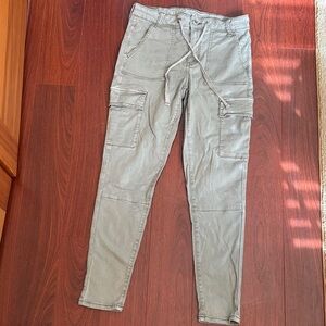 American Eagle Outfitters Olive Cargo Pants (super stretch)